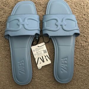 ZARA 100% LEATHER BABY BLUE RAISED DETAIL SLIDE SANDALS